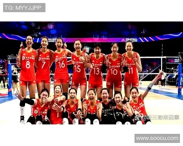 中国女排迎战加拿大队全力争胜展现团队精神与竞技风采